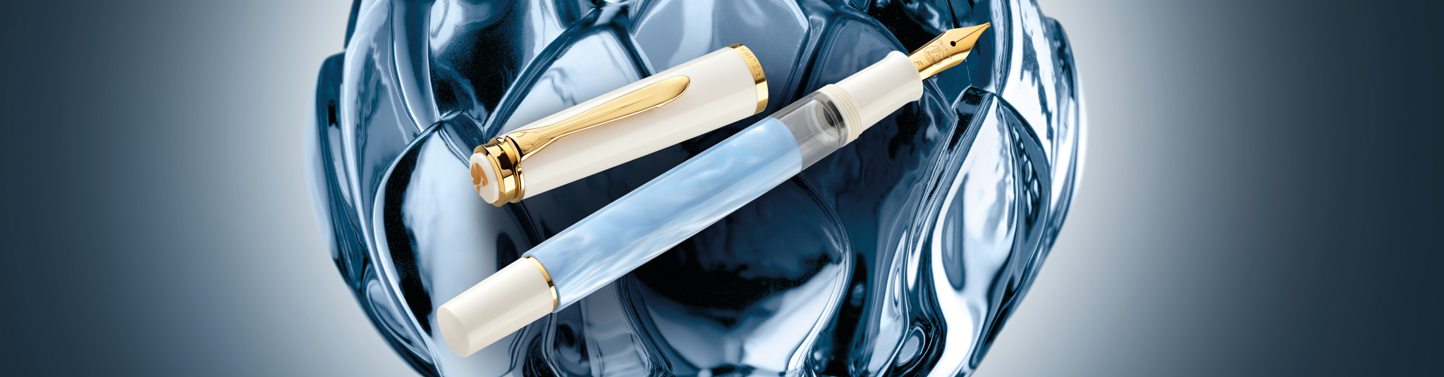 Pelikan Kolbenfüller Classic M200 Pastell-Blau 