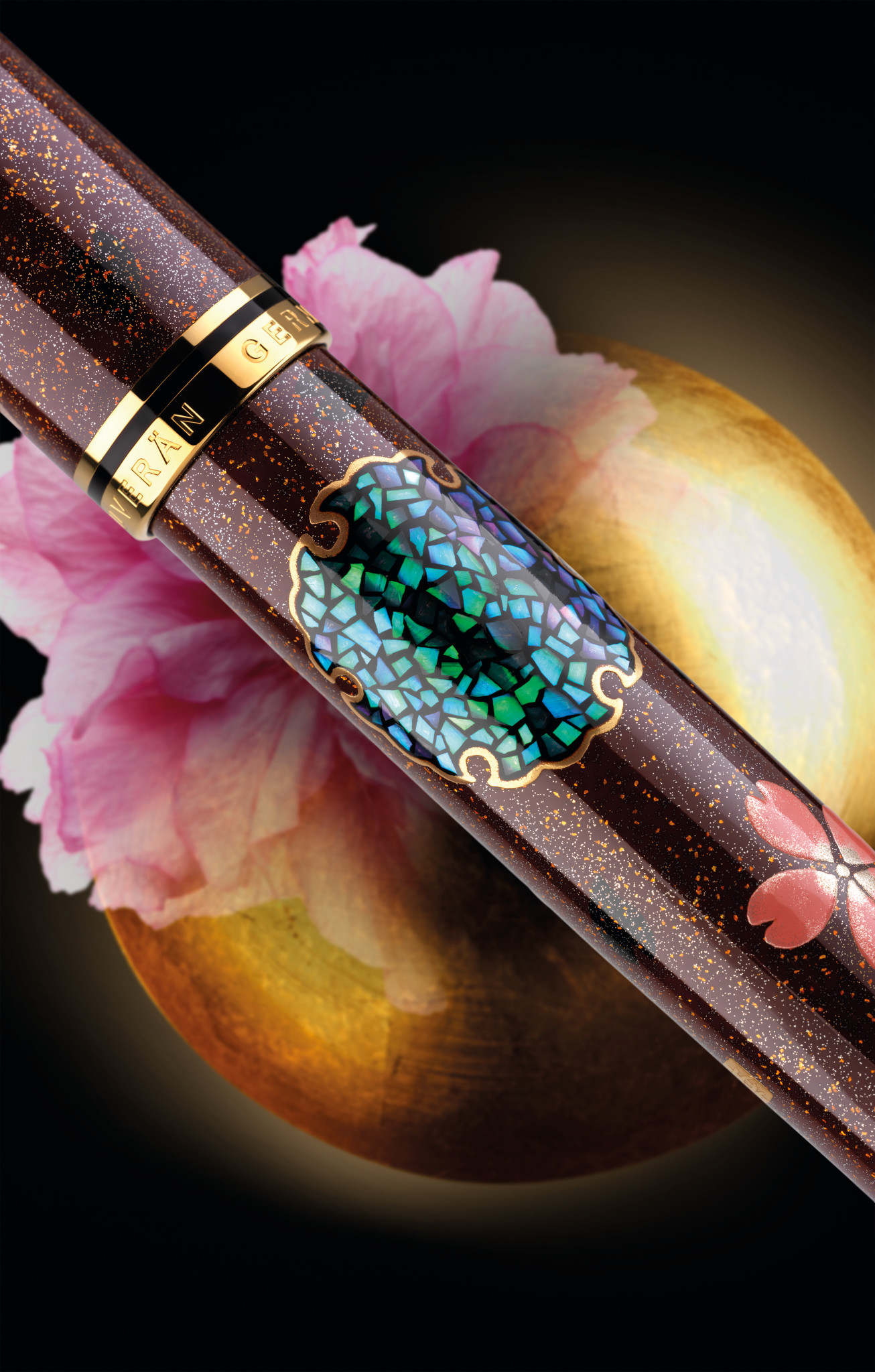 Pelikan M1000 - LIMITED EDITION Maki-e Snow, Moon and Flowers